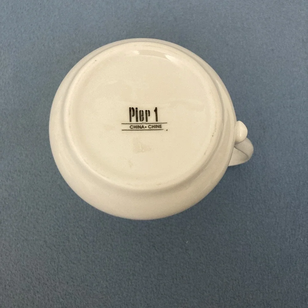 Vtg Pier 1 Imports White 6.5